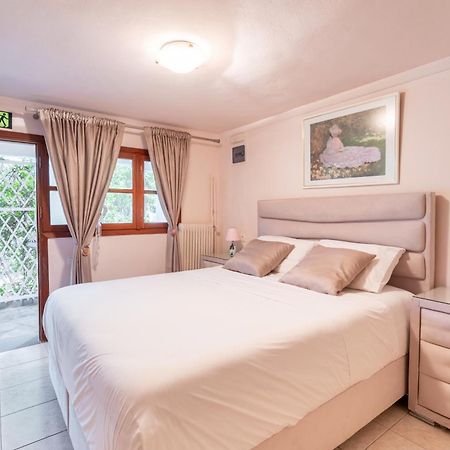 Вилла The House Of Gratitude - Poolside Retreat Лутра-Ореас-Эленис Экстерьер фото