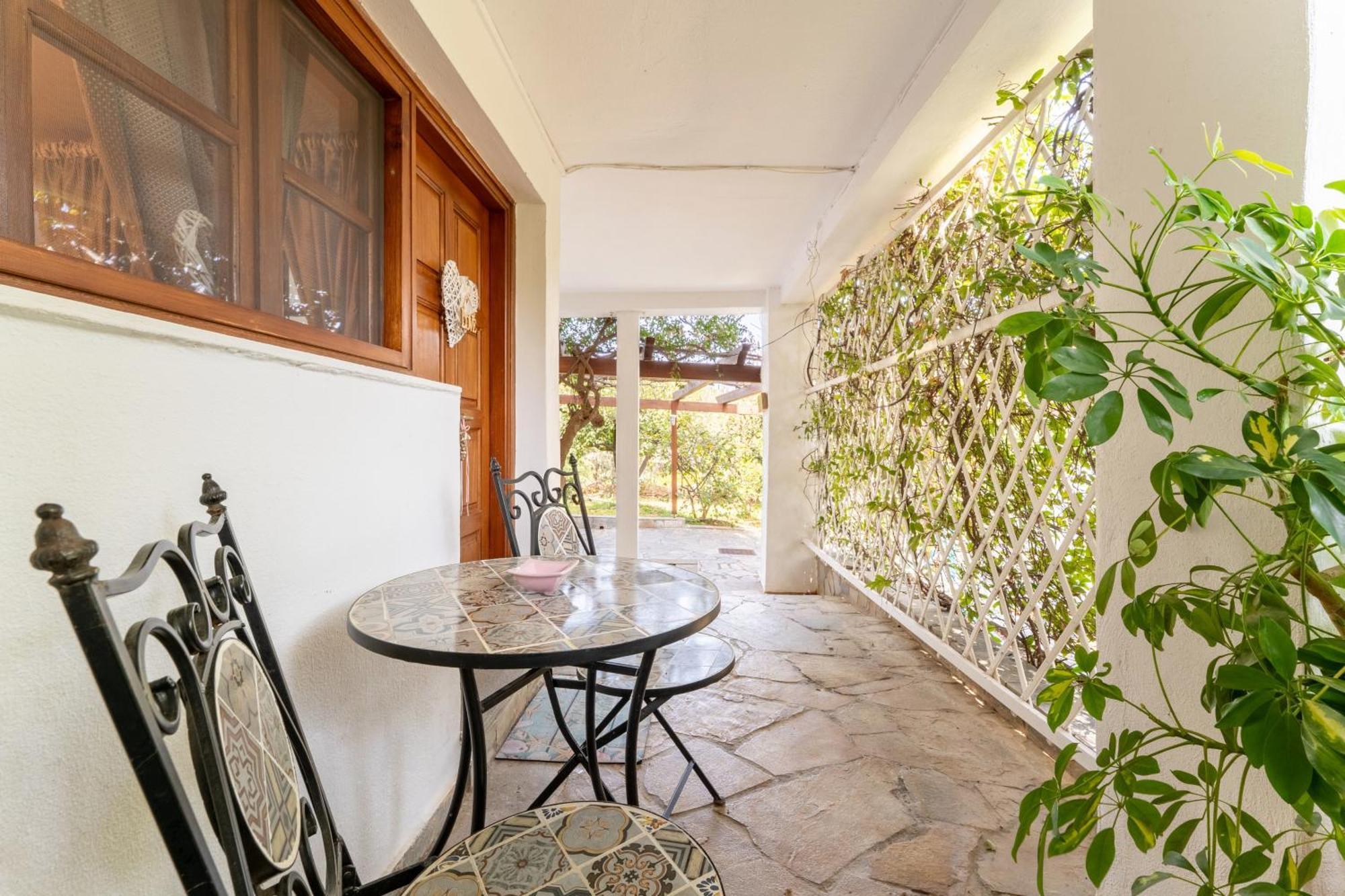 Вилла The House Of Gratitude - Poolside Retreat Лутра-Ореас-Эленис Экстерьер фото