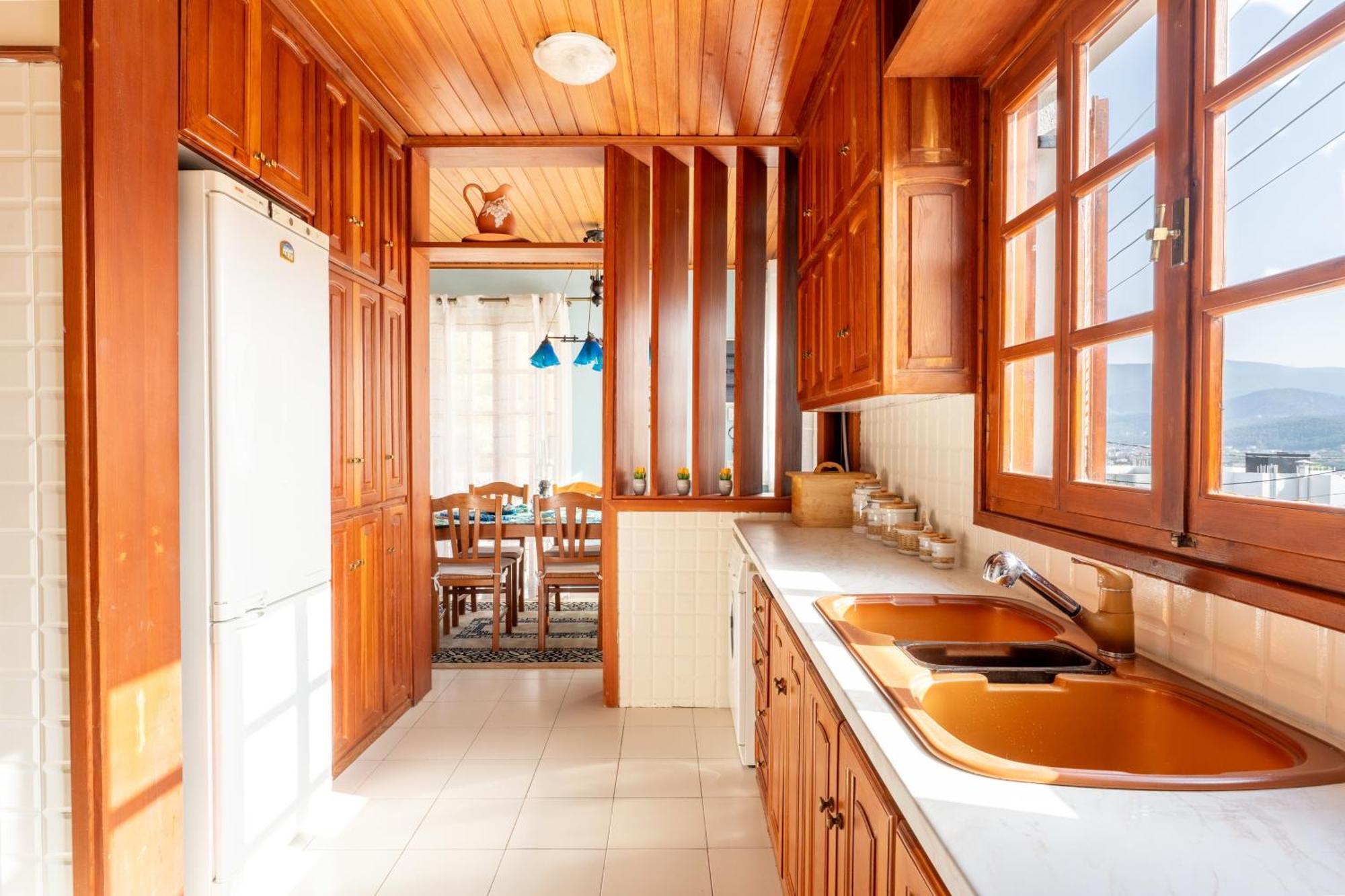 Вилла The House Of Gratitude - Poolside Retreat Лутра-Ореас-Эленис Экстерьер фото