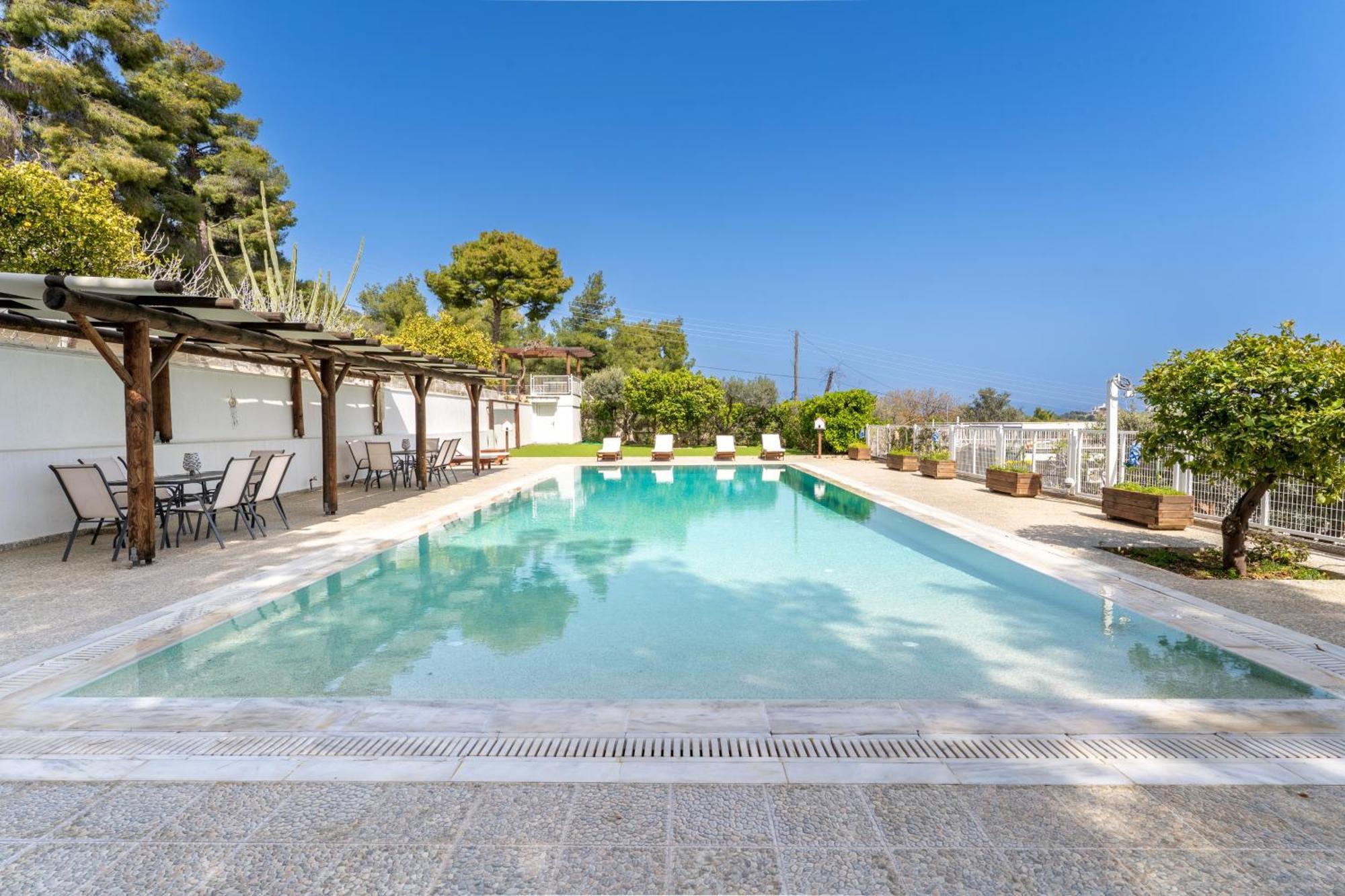 Вилла The House Of Gratitude - Poolside Retreat Лутра-Ореас-Эленис Экстерьер фото