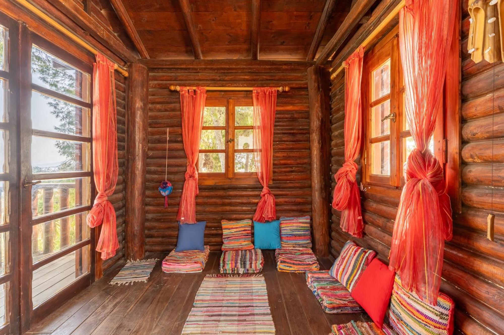 Вилла The House Of Gratitude - Poolside Retreat Лутра-Ореас-Эленис Экстерьер фото