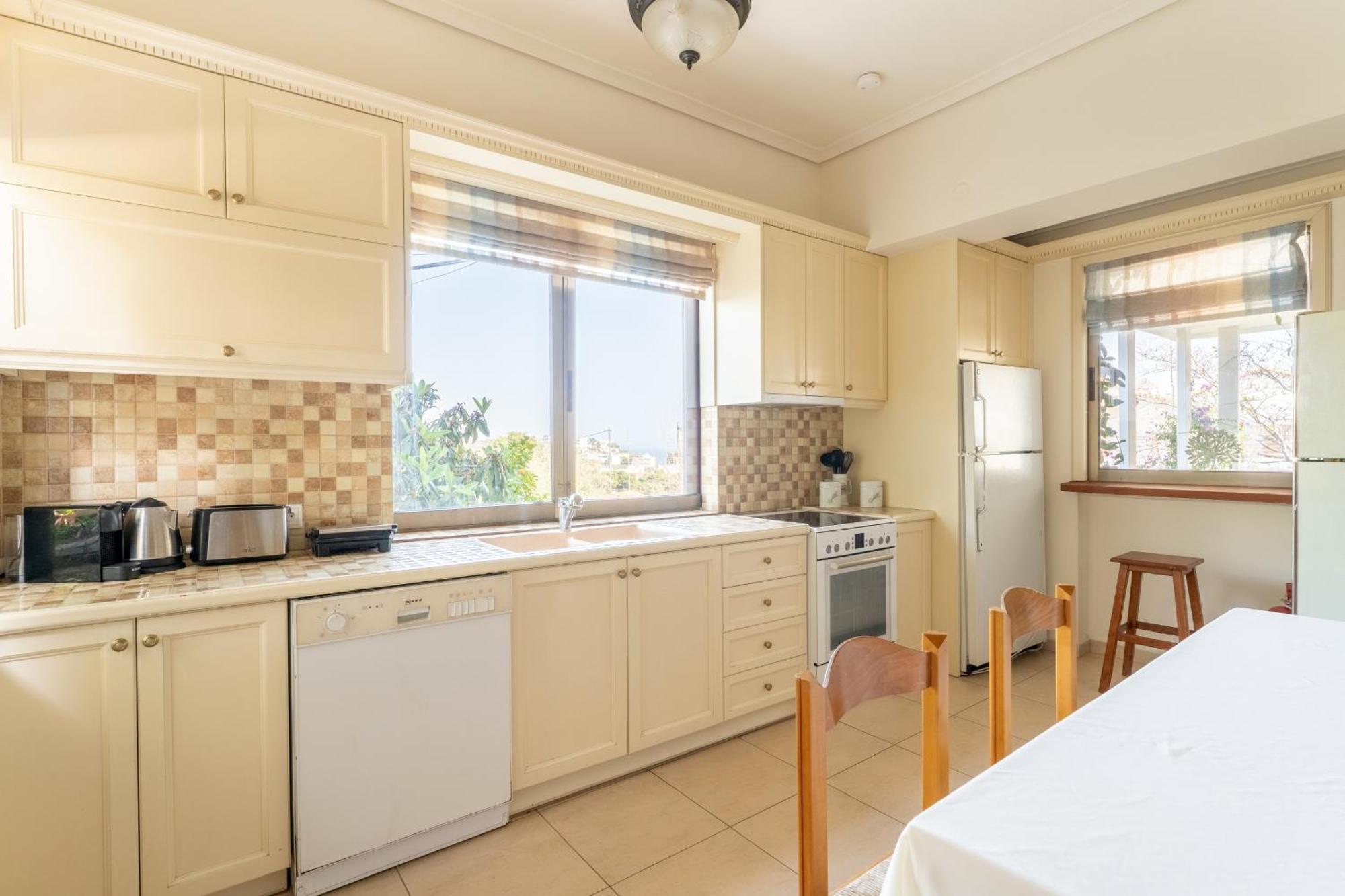Вилла The House Of Gratitude - Poolside Retreat Лутра-Ореас-Эленис Экстерьер фото